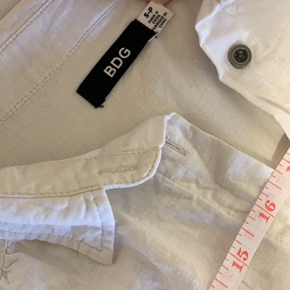 UO BDG Jenna Tie Front Button Down Crop Top - Picture 7 of 9